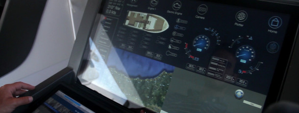 ethos_30_hybrid_crossover_boat_dashboard_domotic_control_pannel_2