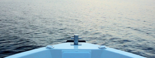 ethos_30_hybrid_crossover_boat_navigation_2